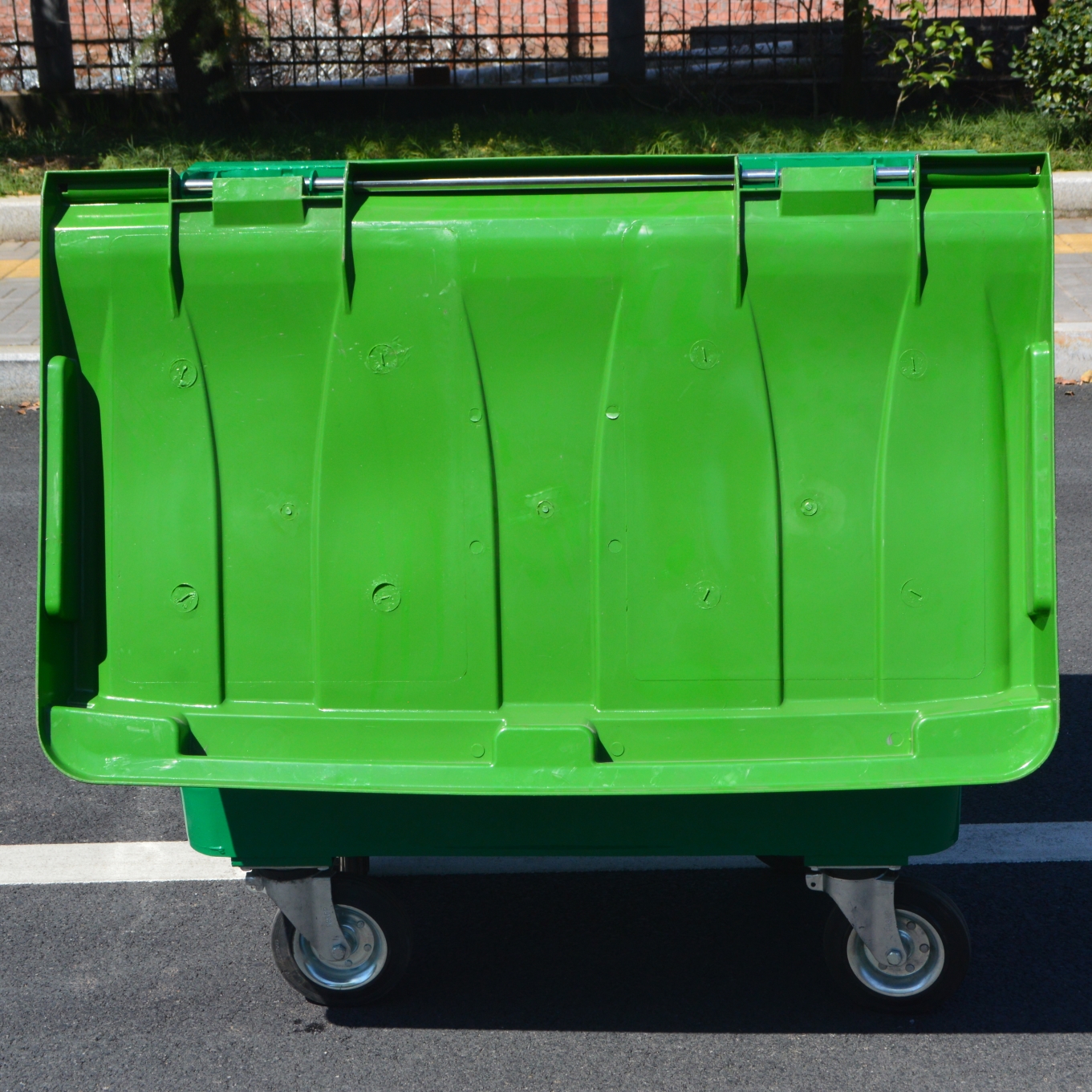 大型废物容器覆盖垃圾桶的大塑料盖